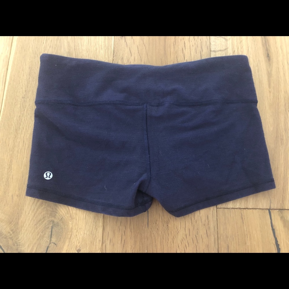 Lululemon shorts size 8